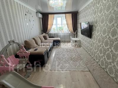 4-комнатная квартира, 85 м², 9/10 этаж, Астана 4 мкр 45 за 20.5 млн 〒 в Аксу
