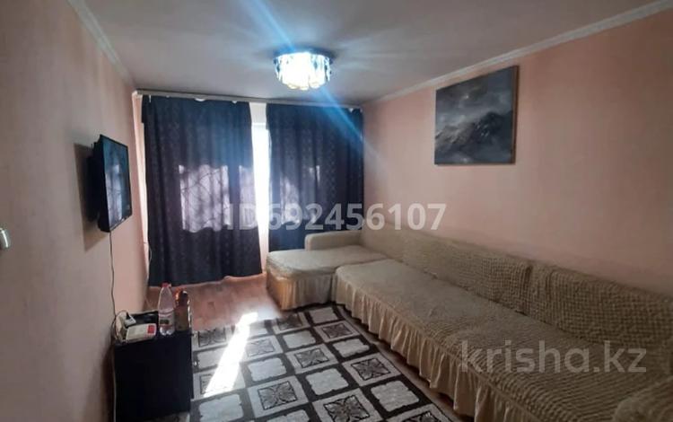 3-бөлмелі пәтер, 60 м², 1/4 қабат ай сайын, мкр №5 44, бағасы: 300 000 〒 в Алматы, Ауэзовский р-н — фото 7