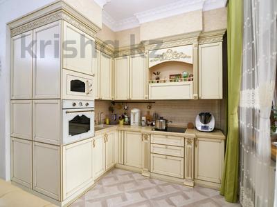 5-комнатная квартира · 205 м² · 9/13 этаж, Жумекен Нажимеденова 12 за 165 млн ₸ в Астане, Сарайшык р-н