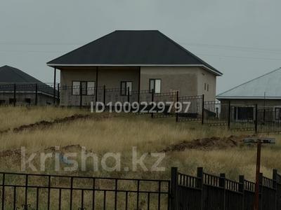 Жеке үй · 3 бөлме · 90 м² · 10 жүзд., Бирлик 39 — Правый вверх школы Куренбел, бағасы: 15 млн ₸ в 