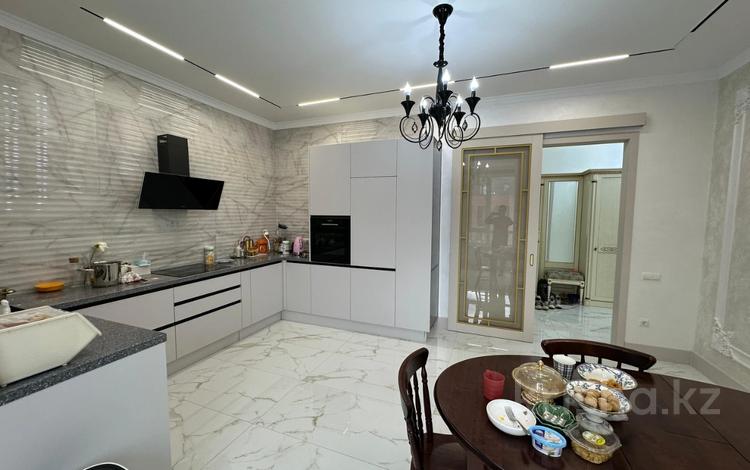 5-комнатная квартира · 215.6 м² · 5/5 этаж, мкр. Алтын орда 22ек1 за 89 млн 〒 в Актобе — фото 5