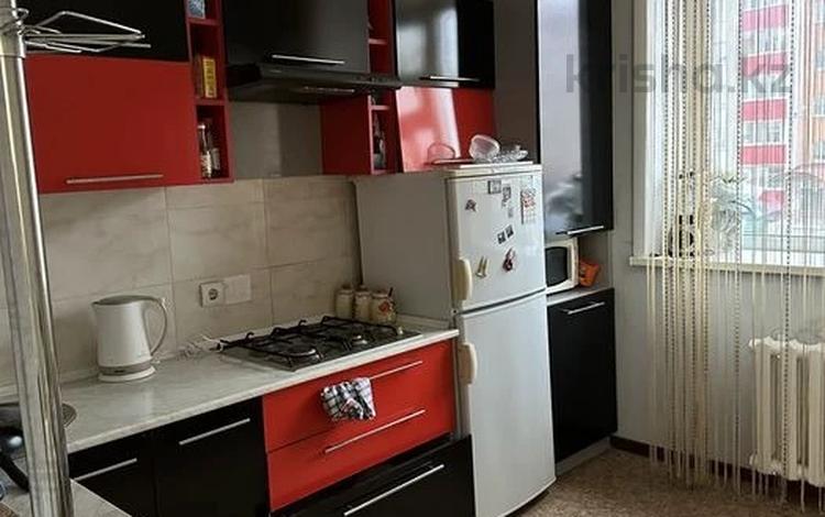 2-комнатная квартира, 54 м², 2/5 этаж помесячно, Гастелло за 150 000 〒 в Петропавловске — фото 2