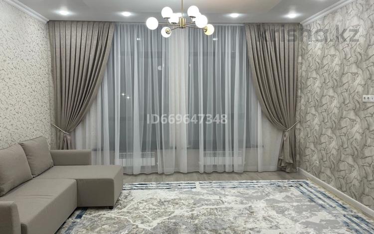 2-комнатная квартира · 90 м² · 2/4 этаж, мкр Центральный, Калимова за 310 000 〒 в Атырау — фото 19