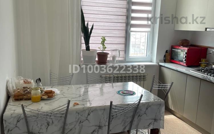 3-бөлмелі пәтер · 90 м² · 8/9 қабат, 33-ш/а. 6, бағасы: 20 млн ₸ в Актау, 33-й мкр — фото 2