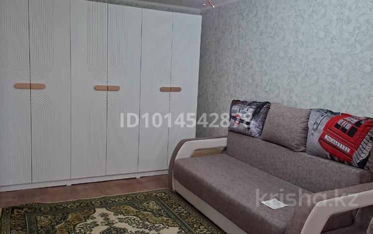 1-комнатная квартира · 35 м², мкр Новый Город 28 — Комиссарова 28 за 120 000 ₸ в Караганде, Казыбек би р-н — фото 2