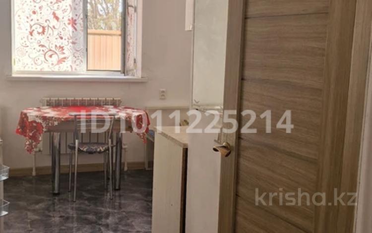 1 бөлме · 20 м² · 1/2 қабат, Шанхай ш/а., Пацаева 78, бағасы: 90 000 ₸ в Актобе, мкр Шанхай — фото 2