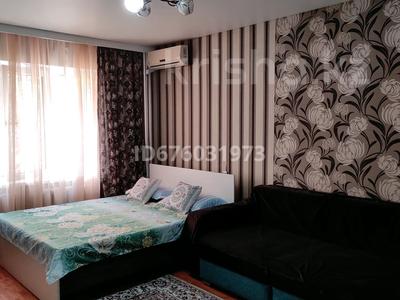 1-бөлмелі пәтер · 40 м² · 1/5 қабат, мкр Аксай-4, Аксай-4 Момышұлы — Жубанова, бағасы: 2 500 〒 в Алматы, Ауэзовский р-н