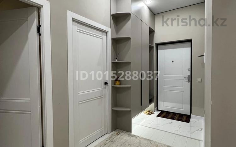 2-бөлмелі пәтер · 72 м² · 1/5 қабат, Самал ш/а., А.Кекилбаева 60А, бағасы: 250 000 ₸ в Атырау, мкр Самал — фото 2