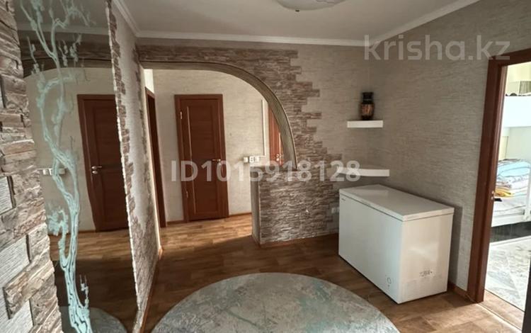 3-бөлмелі пәтер · 65 м², Гүлдер 3 ш/а., бағасы: 28 млн ₸ в Караганде, Казыбек би р-н — фото 2