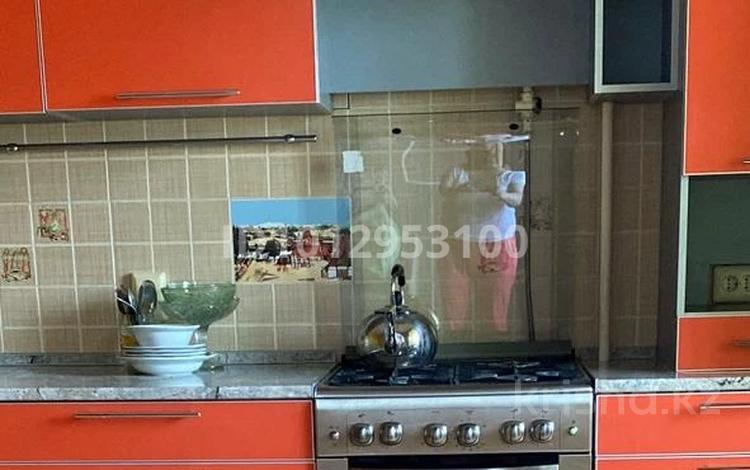2-бөлмелі пәтер · 51 м² · 3/5 қабат, мкр 8, Молдагуловой 41 — Абылхаир хана, бағасы: 160 000 ₸ в Актобе — фото 2