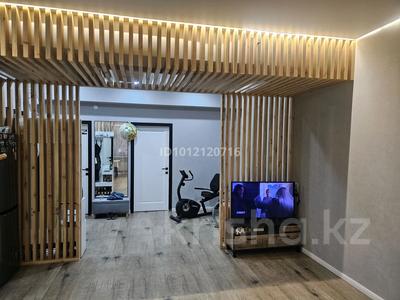 2-бөлмелі пәтер · 55.2 м² · 1/3 қабат, Абугалиева 24 — Мира Казбековой, бағасы: 21 млн ₸ в Балхаше