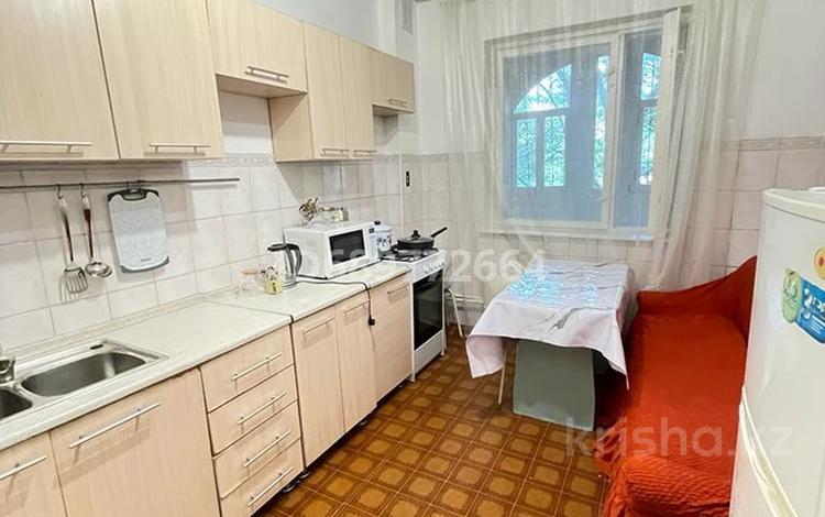 1-комнатная квартира · 40 м² · 2/5 этаж, мкр Аксай-3А 70 — Яссауи- Толе би за 200 000 ₸ в Алматы, Ауэзовский р-н — фото 4