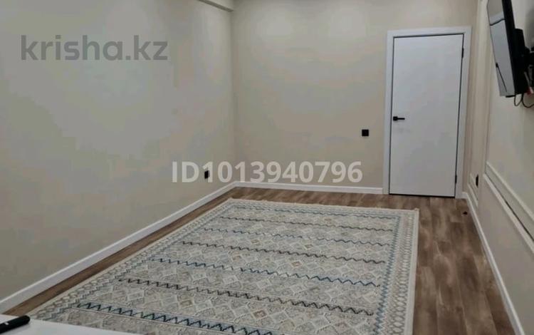 2-бөлмелі пәтер · 64 м² · 1/9 қабат, Нұрсая ш/а., бағасы: 28 млн ₸ в Атырау, мкр Нурсая — фото 2