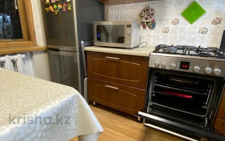 3-комнатная квартира · 65.3 м² · 4/5 этаж, 15 микрорайон — ПЛОЩАДЬ МУХТАРА АУЭЗОВА за ~ 25.5 млн ₸ в Семее — фото 2