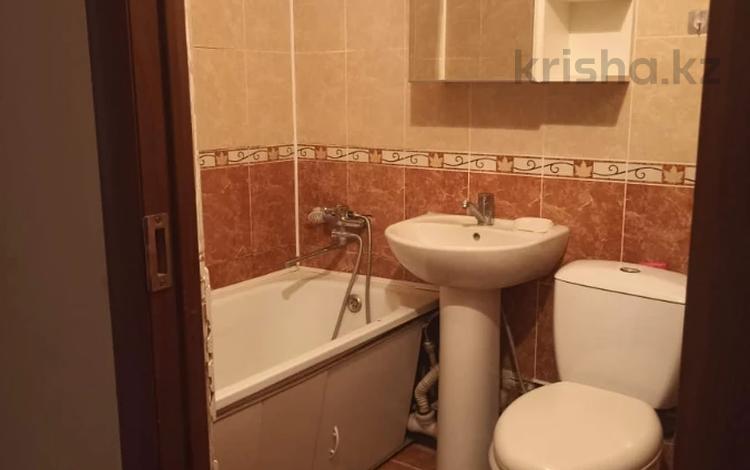 2-бөлмелі пәтер · 45 м² · 4/4 қабат, №10 ш/а. 18, бағасы: 250 000 ₸ в Алматы, Ауэзовский р-н — фото 2
