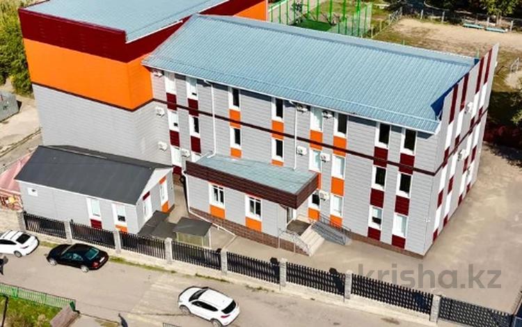 Еркін, фитнес және спорт, медорталықтар мен дәріханалар, білім орталықтары, кабинеттер және жұмыс орындары · 1400 м², бағасы: 16 млн ₸ в  — фото 59