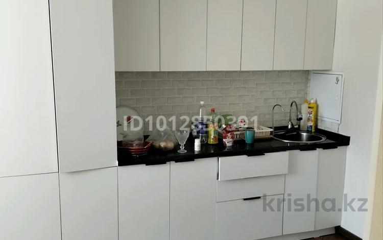 3-бөлмелі пәтер · 76 м² · 4/5 қабат, 11-й мкр 20, бағасы: 25 млн ₸ в Актау — фото 2