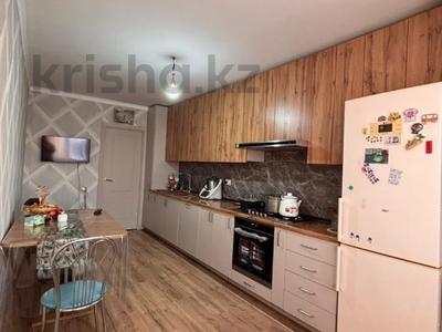 3-бөлмелі пәтер · 95 м², 12 ш/а., бағасы: 26.7 млн ₸ в Актобе, мкр 12