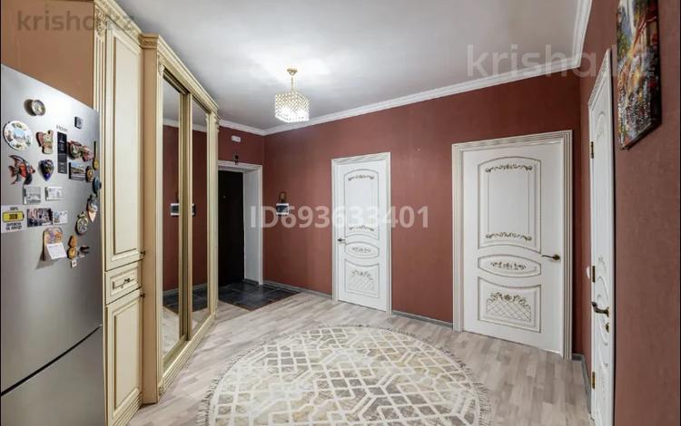 2-комнатная квартира, 62 м², Алихана Бокейханова 17 за 29 млн 〒 в Астане, Есильский р-н — фото 2