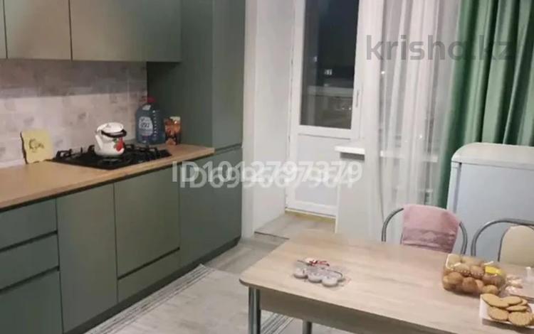 1-комнатная квартира · 45 м² · 7/7 этаж, мкр. Алтын орда, Мкр Батыс 2 — Смарт школ, Гипер Анвар за 130 000 ₸ в Актобе — фото 2