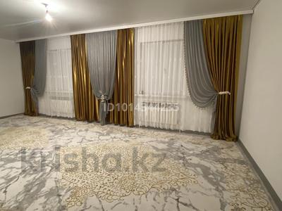Жеке үй · 3 бөлме · 180 м² · 10 жүзд., Абылхайырхан 4 — Возле школы, проезжая его, сразу на лево, и первый дом справа, бағасы: 17.5 млн ₸ в Сарыжаре