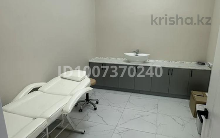 Салоны красоты · 125 м² за 600 000 ₸ в Актау, 19-й мкр — фото 2