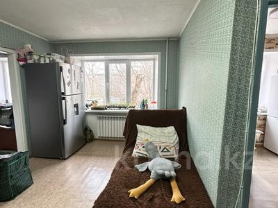 2-бөлмелі пәтер · 43.7 м² · 2/5 қабат, Назарбаева 14, бағасы: 16.5 млн ₸ в Усть-Каменогорске