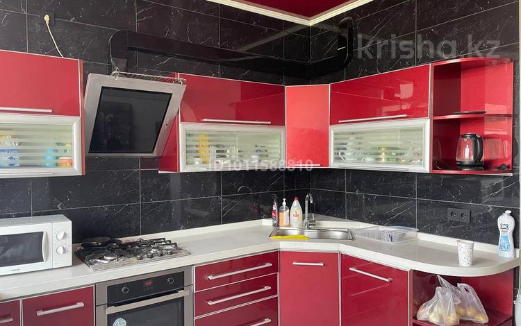 3-комнатная квартира · 75 м² · 6/6 этаж, мкр Жулдыз-2 8е за 37 млн ₸ в Алматы, Турксибский р-н — фото 2