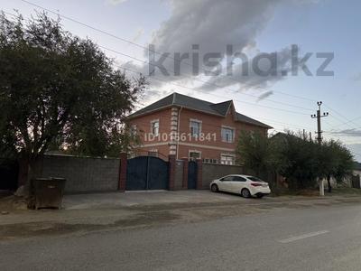 Жеке үй · 7 бөлме · 300 м² · 10 жүзд., Бекшораулы 51, бағасы: 70 млн ₸ в 