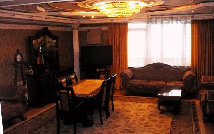 4-комнатная квартира, 150 м², 16/17 этаж посуточно, Абулхаир хана 44в за 40 000 〒 в Актобе — фото 2