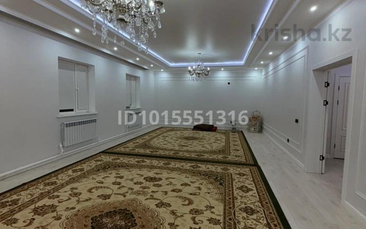 Отдельный дом · 6 комнат · 216 м² · 9 сот., мкр Атырау, Дендер 14 за 1 млн ₸ — фото 2