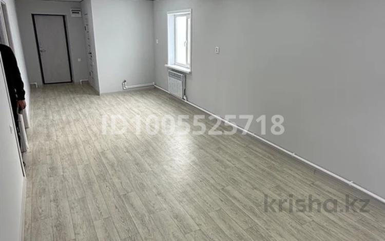 Свободное назначение, офисы, склады, салоны красоты, бани, гостиницы и зоны отдыха, образование, развлечения, кабинеты и рабочие места, студии · 70 м² за 250 000 〒 в Костанае — фото 2