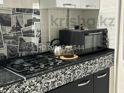 3-бөлмелі пәтер · 63 м² · 2/4 қабат, №3 ш/а. 3 — спина-домостроительной, бағасы: 32 млн ₸ в Алматы, Ауэзовский р-н