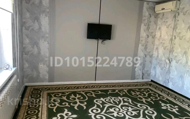 Отдельный дом · 3 комнаты · 80 м² · 8 сот., мкр Северо-Запад 1047 за 180 000 ₸ в Шымкенте, Абайский р-н — фото 2