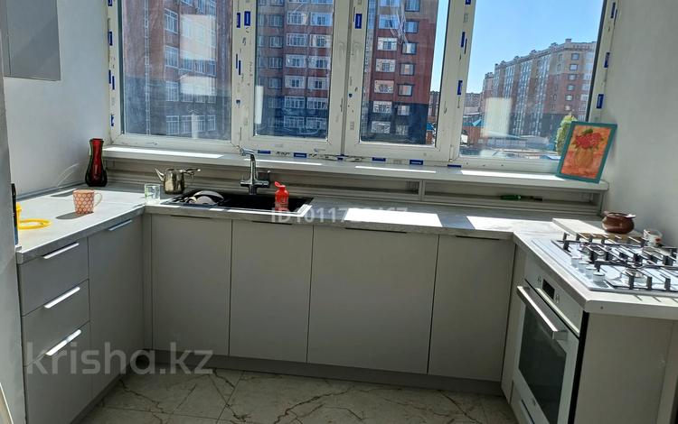 2-бөлмелі пәтер · 82 м² · 3/9 қабат, мкр. Алтын орда, Алия Молдагулова 62/1 — Молдагулва Мангелик, бағасы: 13 000 ₸ в Актобе — фото 2