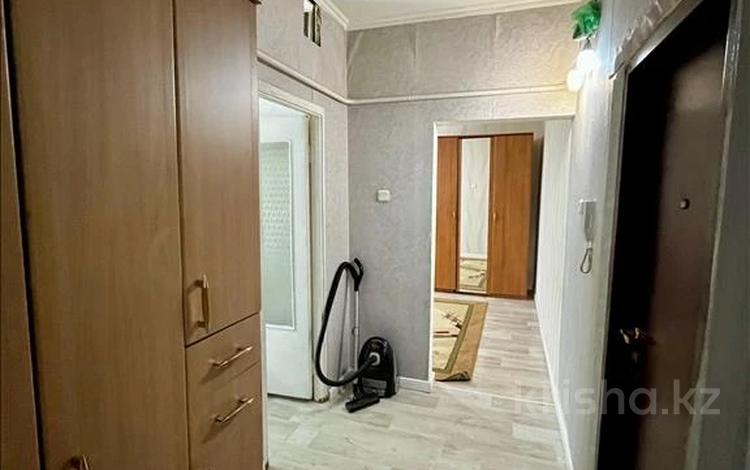 1-бөлмелі пәтер, 40 м², 1/9 қабат, мкр Аксай-4 57, бағасы: 24 млн 〒 в Алматы, Ауэзовский р-н — фото 2