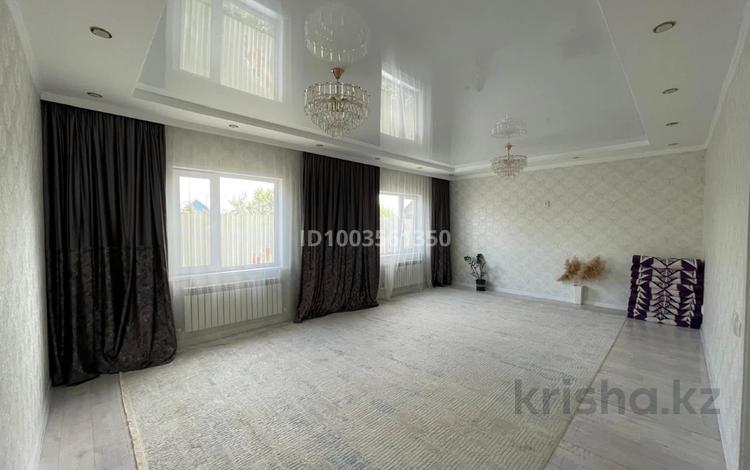 Отдельный дом · 5 комнат · 160 м² · 6 сот., Н.Абдирова 70 — Янверцева-Абдирова за 35 млн ₸ в Уральске — фото 2