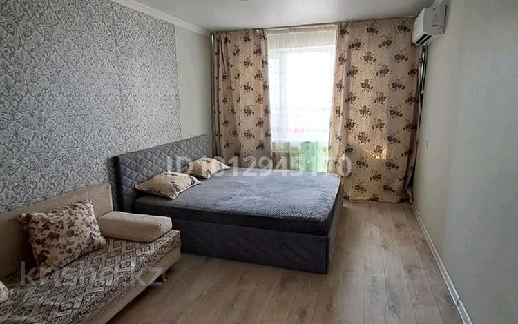 1-комнатная квартира · 40 м² · 7/9 этаж, мкр 12, Мкр 11 за 150 000 ₸ в Актобе — фото 2