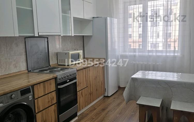 3-комнатная квартира, 81.5 м², 3/5 этаж помесячно, Айтматова 41 — Айтматова