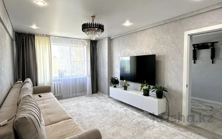 4-комнатная квартира · 77.6 м² · 5/5 этаж, проспект Шакарима 150/1 за 27.6 млн ₸ в Усть-Каменогорске — фото 2