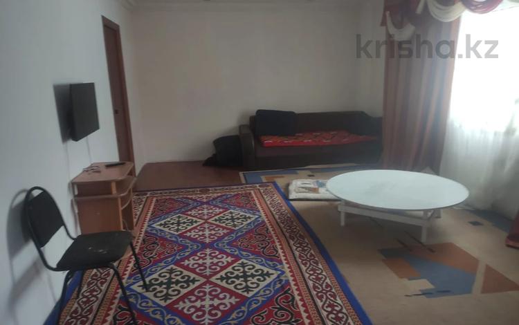 Отдельный дом · 2 комнаты · 65 м², Мустафа шокай за 150 000 〒 в Астане, р-н Байконур — фото 2