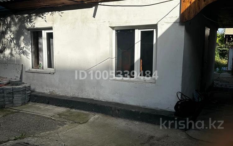 Отдельный дом · 3 комнаты · 70 м² · 10 сот., Беспалова 33 — Карбышева за 31 млн ₸ в Усть-Каменогорске, Ульбинский — фото 2