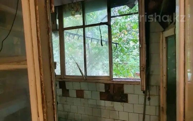 2-комнатная квартира · 43 м² · 2/5 этаж, мкр Аксай-2 67/1 за 26 млн ₸ в Алматы, Ауэзовский р-н — фото 2
