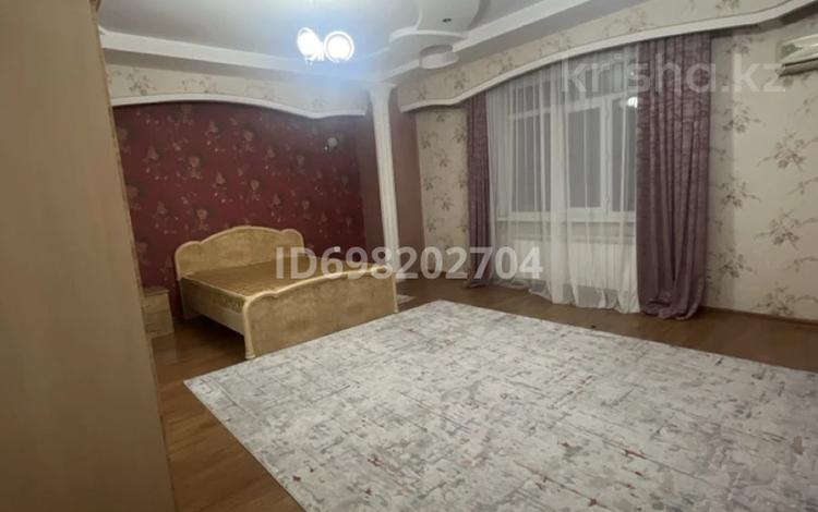 2-комнатная квартира · 110 м² · 1/12 этаж, Кунаева 36 — Дефиле за 250 000 ₸ в Шымкенте — фото 2