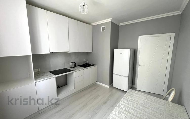 1-комнатная квартира, 37 м², 7/17 этаж, Сыганак 51д