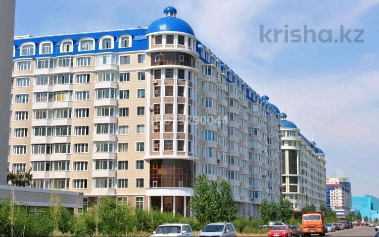 3-комнатная квартира, 90 м², 2/10 этаж, А. Бокейханова 8 за 50 млн 〒 в Астане, Есильский р-н — фото 2