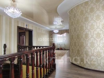 Отдельный дом · 10 комнат · 300 м² · 5 сот., Богенбай батыра 70 — Пересечение с улицей Г.Тукая за 60 млн 〒 в Семее