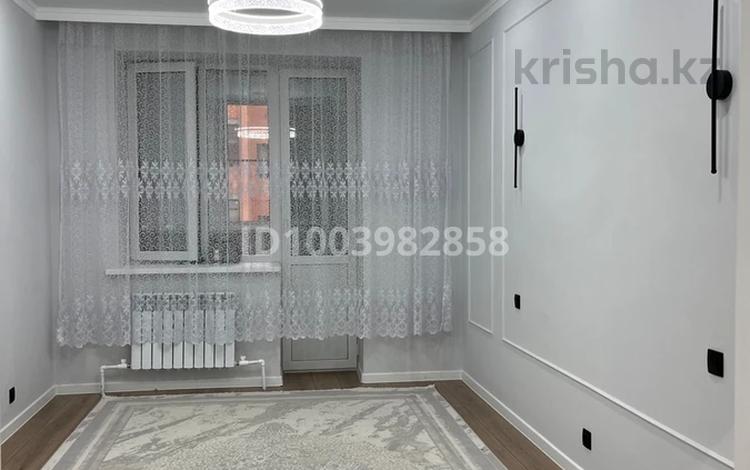 1-комнатная квартира · 40 м² · 3/5 этаж, мкр. Алтын орда 17 за 150 000 ₸ в Актобе — фото 2