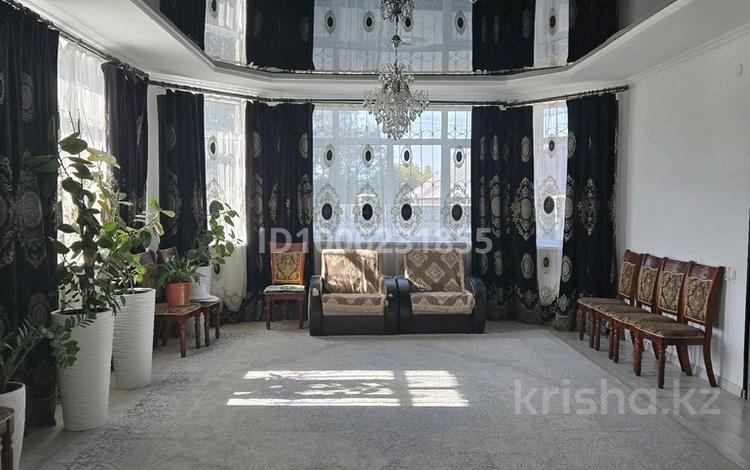 Отдельный дом · 6 комнат · 200 м² · 13 сот., Бейбітшілік 24 — Желтоксан за 80 млн 〒 в Абае — фото 2