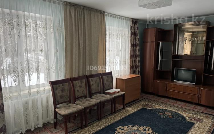 2-комнатная квартира, 56 м², 2/5 этаж помесячно, мкр Орбита-3 33 за 250 000 〒 в Алматы, Бостандыкский р-н — фото 2